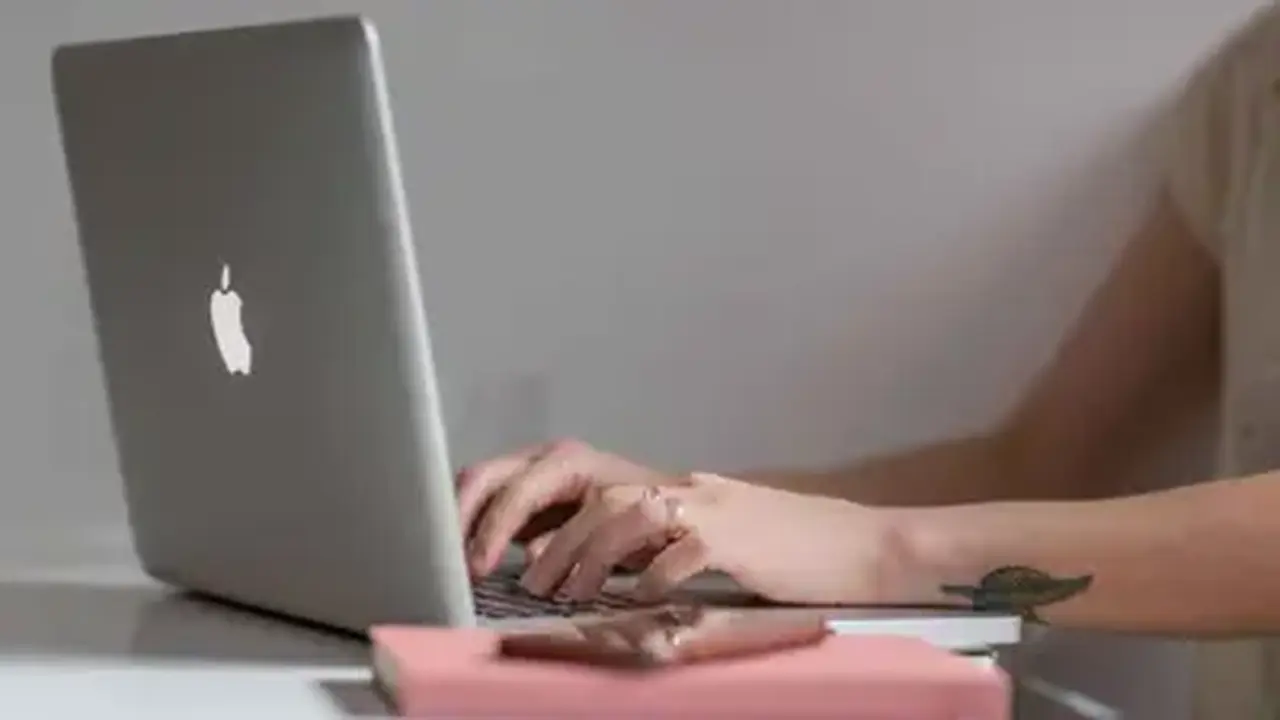 تطبيقات مزيفة تخترق أجهزة ماك وتزرع برامج تجسس خطيرة لسرقة معلوماتك